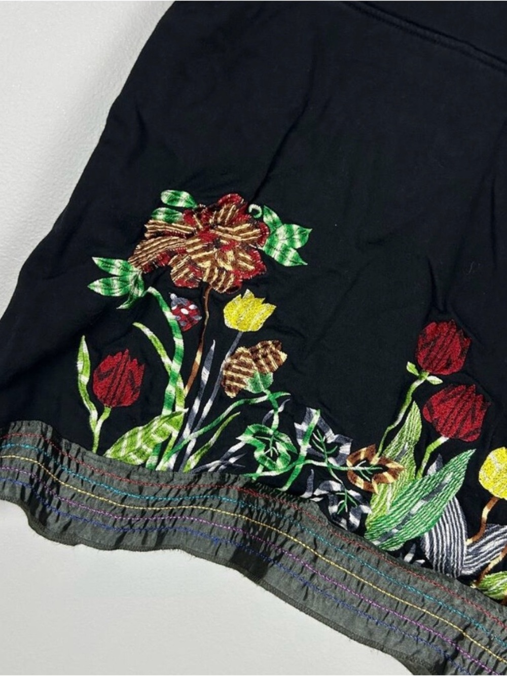 Desigual Boho Black Floral Embroidered Elastic Waist Mini Skirt Sz L Artsy - Picture 3 of 4